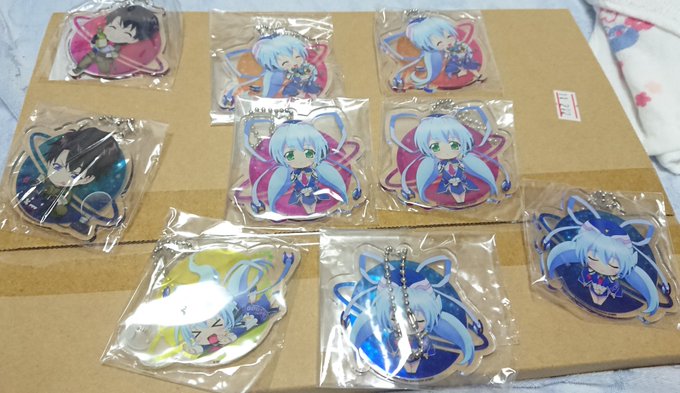 このアドアーズのプライズ品らしきplanetarianのアクキーが3セット近く出てたいい機会だし放出しますかねplane このアドアーズのプライズ品らしきplanetarianのアクキーが3セット近く出てたいい機会だし放出しますかねplane