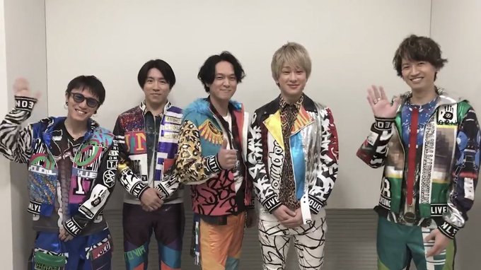 大倉さんと横山さんの間こんなに開いてるのになぜかひとり斜めになっちゃうまるちゃん愛おしすぎでは?????? 大倉さんと横山さんの間こんなに開いてるのになぜかひとり斜めになっちゃうまるちゃん愛おしすぎでは??????