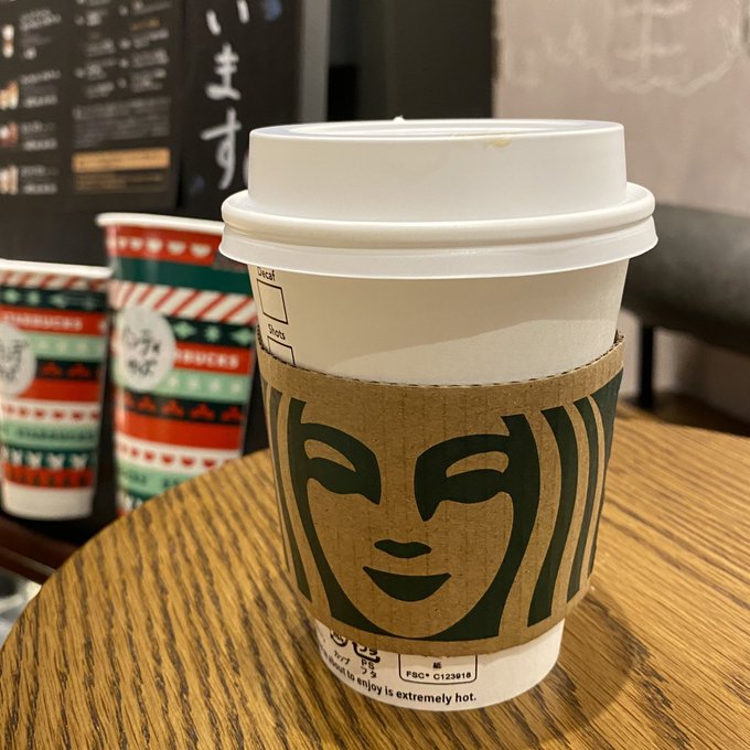 スタバのスリーブ!顔がめっちゃアップで怖い!笑笑で、スタバのマークってギリシャ神話の人魚セイレン🧜♀️だって初めて知り スタバのスリーブ!顔がめっちゃアップで怖い!笑笑で、スタバのマークってギリシャ神話の人魚セイレン🧜♀️だって初めて知り