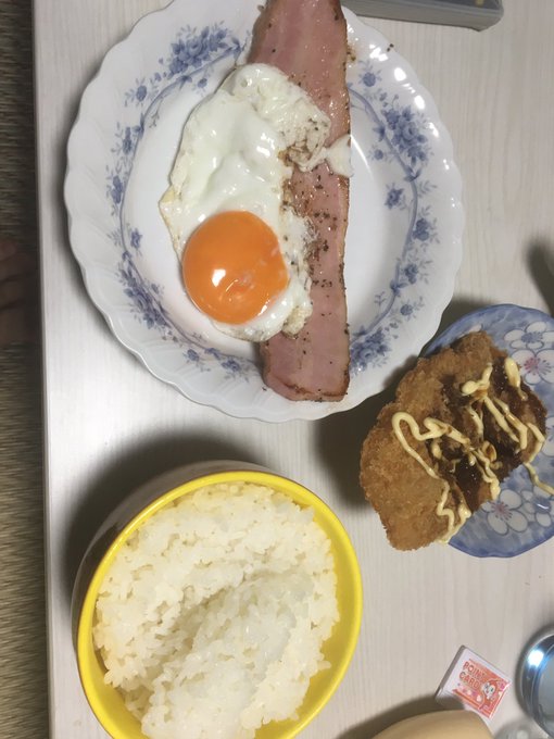 ハウルの動く城で出てくる飯定食(๑╹ω╹๑ ) ハウルの動く城で出てくる飯定食(๑╹ω╹๑ )