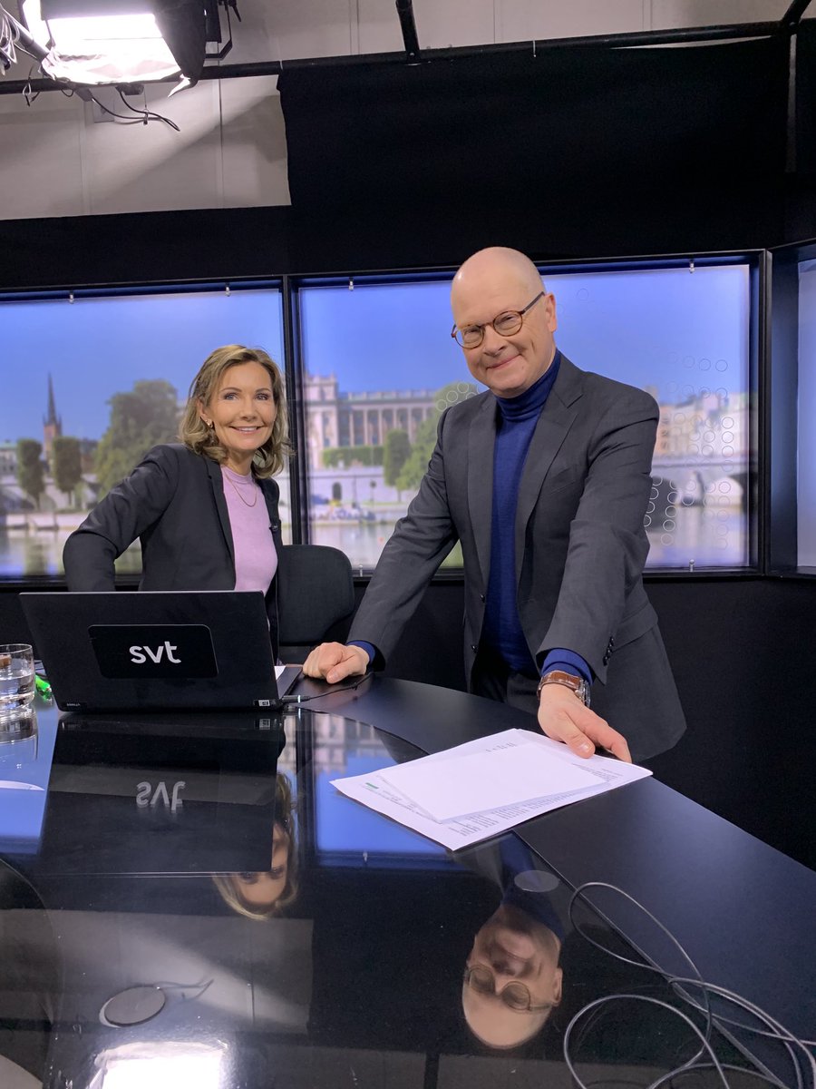 Kl 8.55 i SVT2 kör vi igång med årets första partiledardebatt i riksdagen. Sänds också i SVT Play ⁦@svtnyheter⁩ 