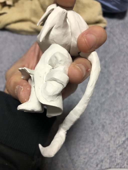 やっちまった… 傾福さんの髪の毛長くし過ぎた… 割とどうしようもないので作り直しです😭#石粉粘土 #傾福さん #枝おじさ やっちまった… 傾福さんの髪の毛長くし過ぎた… 割とどうしようもないので作り直しです😭#石粉粘土 #傾福さん #枝おじさ