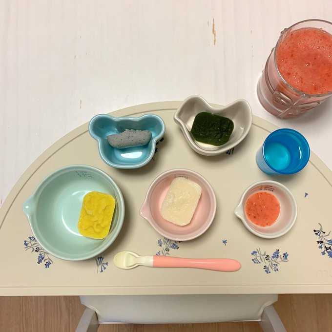 今日の☺️苺は息子には酸っぱそうだったから、残りはフリージングせずに私がいただきました🤤朝から苺100%のジュース🤤へへ 今日の☺️苺は息子には酸っぱそうだったから、残りはフリージングせずに私がいただきました🤤朝から苺100%のジュース🤤へへ