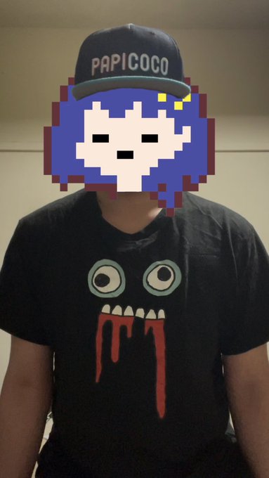 フリップフラッパーズのコスプレをする精神異常者の写真 フリップフラッパーズのコスプレをする精神異常者の写真