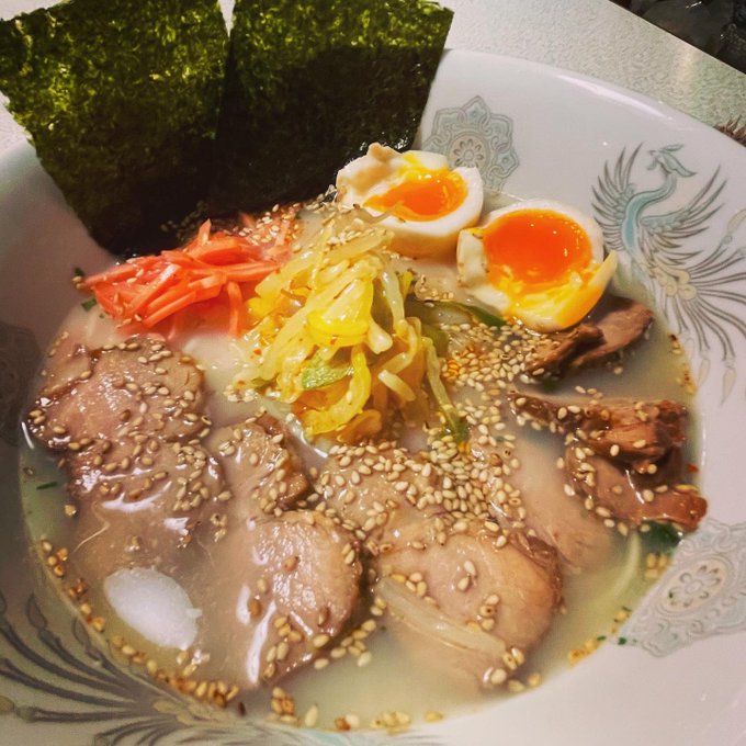 今夜の #おうちごはん は #博多豚骨ラーメン でした🍜🍜 #五島製麺 様、美味しく召し上がらさせて頂きました🤗もちろん 今夜の #おうちごはん は #博多豚骨ラーメン でした🍜🍜 #五島製麺 様、美味しく召し上がらさせて頂きました🤗もちろん