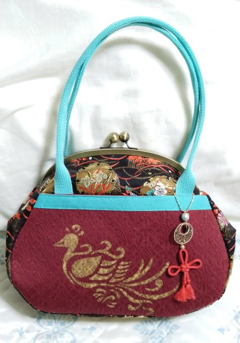 改めて作ったがま口バック4つ並べてみる👛✨①和泉守兼定イメージデザイン②堀川国広イメージデザイン(ミュで使われてた金襴や 改めて作ったがま口バック4つ並べてみる👛✨①和泉守兼定イメージデザイン②堀川国広イメージデザイン(ミュで使われてた金襴や