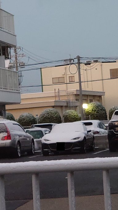ロードスターの雪がアメコミのマスクヒーローみたいでカッコよす❗比較画像置いておきますね笑#ロードスター #マツダ #MA ロードスターの雪がアメコミのマスクヒーローみたいでカッコよす❗比較画像置いておきますね笑#ロードスター #マツダ #MA