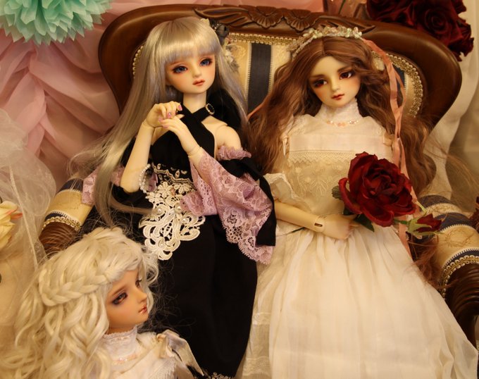 おはようございます(*'ω'*)。今日もがんばっていきまっしょいヾ(≧▽≦)ノ。左から、アルテはん、プレド嬢、姐さん。 おはようございます(*'ω'*)。今日もがんばっていきまっしょいヾ(≧▽≦)ノ。左から、アルテはん、プレド嬢、姐さん。