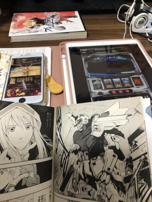 iPadでイニDしながら、スマホで叛逆しつつブレイクブレイドの漫画読んでるwwカオスwそして横にネッコも😂 iPadでイニDしながら、スマホで叛逆しつつブレイクブレイドの漫画読んでるwwカオスwそして横にネッコも😂