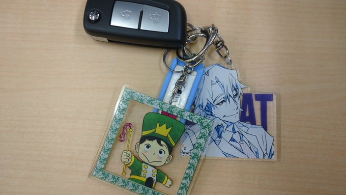 今の我々の班の車(最近新車になった!)。#グレプリ のローランと #王様ランキング のボッジ。前はここに恋雨のマスコット 今の我々の班の車(最近新車になった!)。#グレプリ のローランと #王様ランキング のボッジ。前はここに恋雨のマスコット