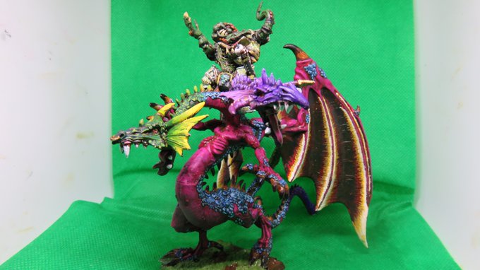 この週末はケイオスドラゴン塗ってました。騎乗できるケイオスドラゴンのモデルはコレが最新なのかな?上の人も手のかかる感じな この週末はケイオスドラゴン塗ってました。騎乗できるケイオスドラゴンのモデルはコレが最新なのかな?上の人も手のかかる感じな