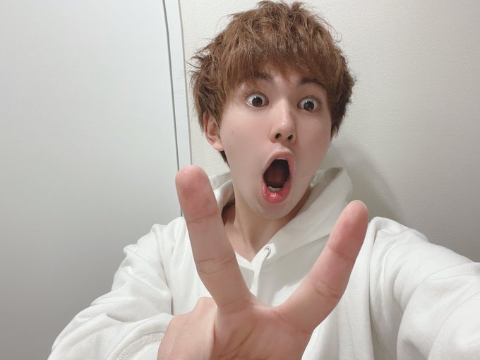 お久しぶりです😊見てもらったら分かる通り元気です✌️薄桜鬼の稽古順調に進んでます!!!明日も頑張るぞーーー💪今年は桜が咲 お久しぶりです😊見てもらったら分かる通り元気です✌️薄桜鬼の稽古順調に進んでます!!!明日も頑張るぞーーー💪今年は桜が咲