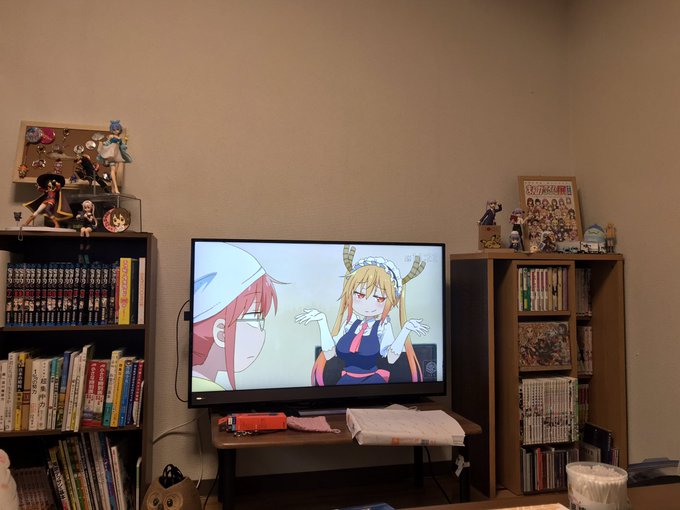 メイドラゴンの引っ越し回見ながら引っ越し準備してます😊 メイドラゴンの引っ越し回見ながら引っ越し準備してます😊