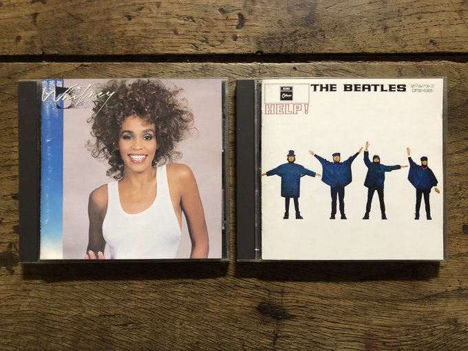 12歳の時に買ったマイCD2、3枚目、Whitney HoustonとThe BeatlesのHelp!どこにいったかと 12歳の時に買ったマイCD2、3枚目、Whitney HoustonとThe BeatlesのHelp!どこにいったかと