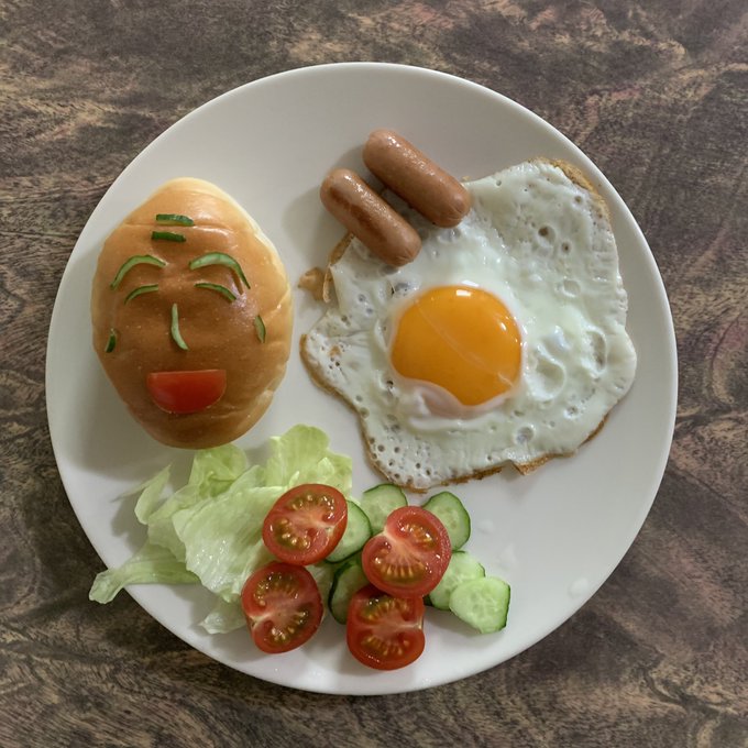 娘朝キャラご飯。娘「ちびまる子ちゃんのおじーちゃーん」俺「正解、名前なんだっけ?」娘「何だっけ?まる子のおじいちゃんでい 娘朝キャラご飯。娘「ちびまる子ちゃんのおじーちゃーん」俺「正解、名前なんだっけ?」娘「何だっけ?まる子のおじいちゃんでい