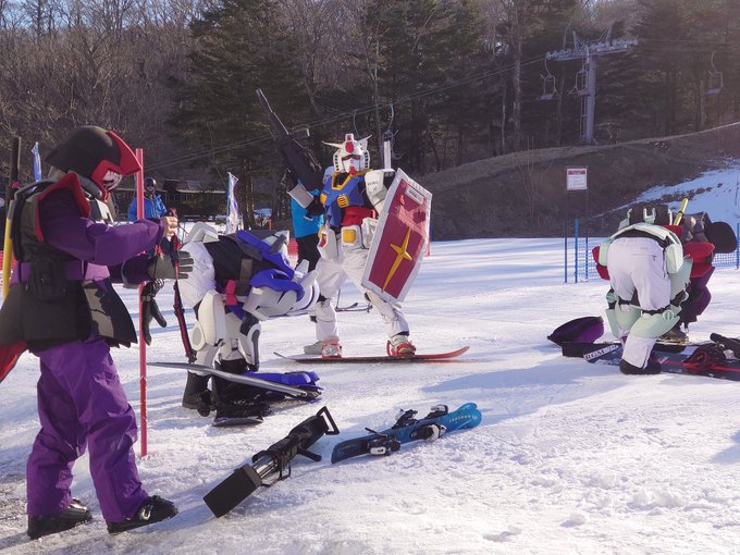 先週末、軽井沢へスキーに行ったのですが、なんとガンダムの皆さんに遭遇!ネットでは存じ上げていましたが生で見ることができて 先週末、軽井沢へスキーに行ったのですが、なんとガンダムの皆さんに遭遇!ネットでは存じ上げていましたが生で見ることができて