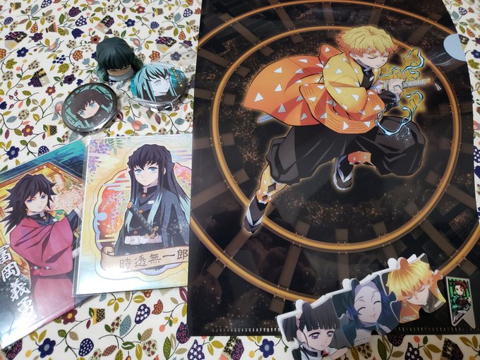 右がランダム系で買ったやつで、左がふじさんからの頂き物🥰✌️鬼滅の話できてクレゲに本気出してる人がこんな身近に居て、本当 右がランダム系で買ったやつで、左がふじさんからの頂き物🥰✌️鬼滅の話できてクレゲに本気出してる人がこんな身近に居て、本当