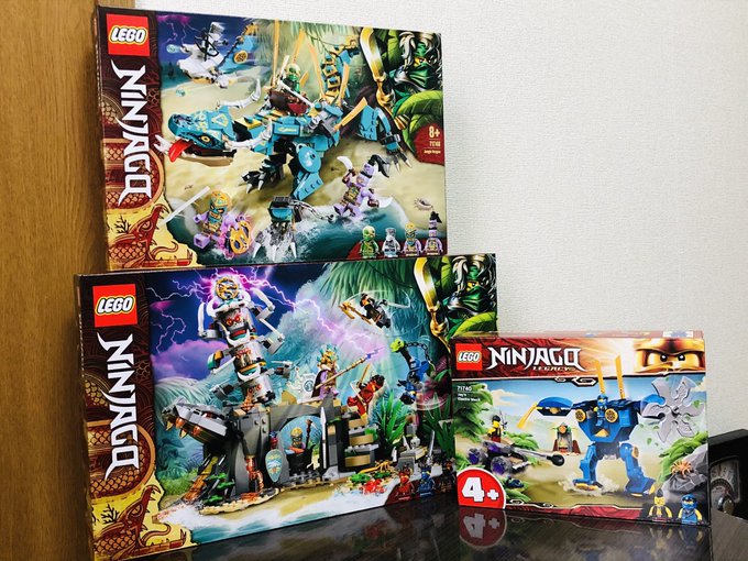 ニンジャゴーseason14セット発売日なので3つほどセット購入。毎回自作する展示用パネルと一緒にケースに飾りました。敵 ニンジャゴーseason14セット発売日なので3つほどセット購入。毎回自作する展示用パネルと一緒にケースに飾りました。敵