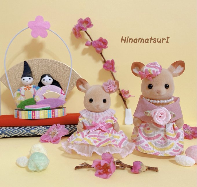 明日が、ひな祭🎎本番ですが一足先に♡!女の子の節句なのでうちのシカLadyちゃま🦌🎀達がおめかししました❤️#シルバニア 明日が、ひな祭🎎本番ですが一足先に♡!女の子の節句なのでうちのシカLadyちゃま🦌🎀達がおめかししました❤️#シルバニア