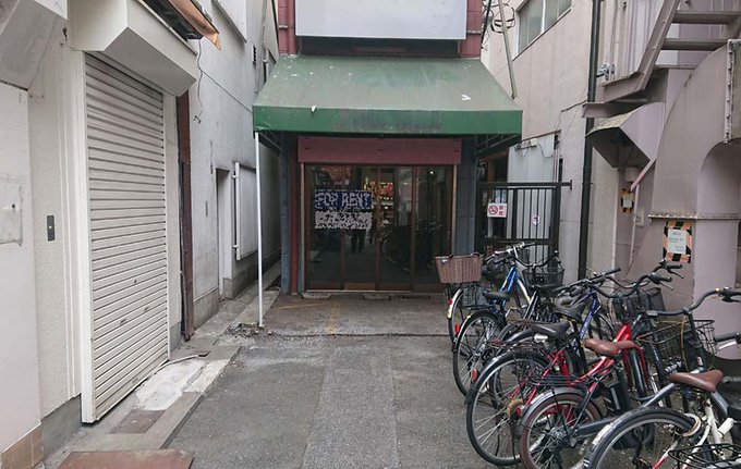 お疲れ様です。広報二年目の #スズキ です!お昼休みに撮って来たスナップです! タピオカ屋さんになったと噂されていた自警 お疲れ様です。広報二年目の #スズキ です!お昼休みに撮って来たスナップです! タピオカ屋さんになったと噂されていた自警