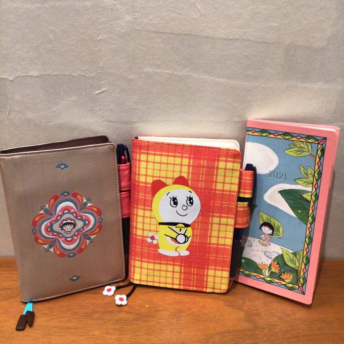 ほぼ日カルチャんオープンです。今日はひな祭りですね🎎カルチャんで紹介している商品の中から、女の子達を集めました。ドラミち ほぼ日カルチャんオープンです。今日はひな祭りですね🎎カルチャんで紹介している商品の中から、女の子達を集めました。ドラミち
