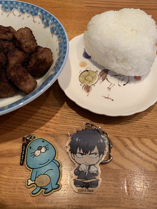 ぼのぼの「お肉🍖美味しいなぁ」🦦同田貫「男は黙って握り飯だ🍙」🦝 ぼのぼの「お肉🍖美味しいなぁ」🦦同田貫「男は黙って握り飯だ🍙」🦝
