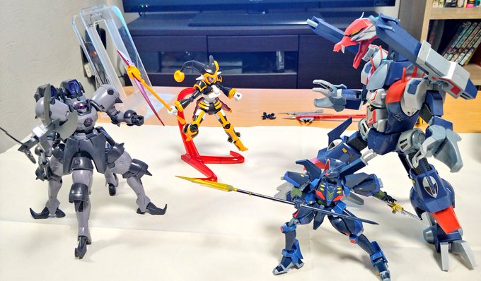プラモもHDDもゴリゴリ減らす。エルドラブルーストとLBXジョーカー。おいおい、どちらもパーツが良いな…足も4足もありや プラモもHDDもゴリゴリ減らす。エルドラブルーストとLBXジョーカー。おいおい、どちらもパーツが良いな…足も4足もありや