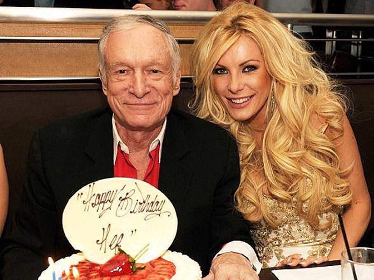 April 9, 2016 - Hef hosted a Casablanca-themed party at the #PlayboyMansion on his birthday.

Happy Birthday Hef! 🐰🎂 