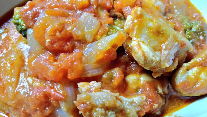 チキンのトマト煮(銀英伝で言えばフリカッセか。ひき肉やないけど!)ちょいなにか物足りなかったので、味噌をちょい足し。いい チキンのトマト煮(銀英伝で言えばフリカッセか。ひき肉やないけど!)ちょいなにか物足りなかったので、味噌をちょい足し。いい