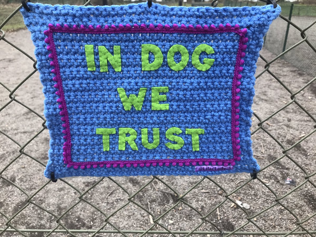 @AdamNelson1978 To you and Bimbom. Street crochet by Sibylla Nohrborg from my morning walk in Stockholm. 