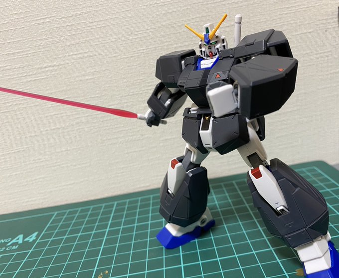 よし、HGUCガンダムNT-1 アレックスロールアウト!チョバムアーマーを濃いめのグレーで塗装して重量感増していい感じに よし、HGUCガンダムNT-1 アレックスロールアウト!チョバムアーマーを濃いめのグレーで塗装して重量感増していい感じに