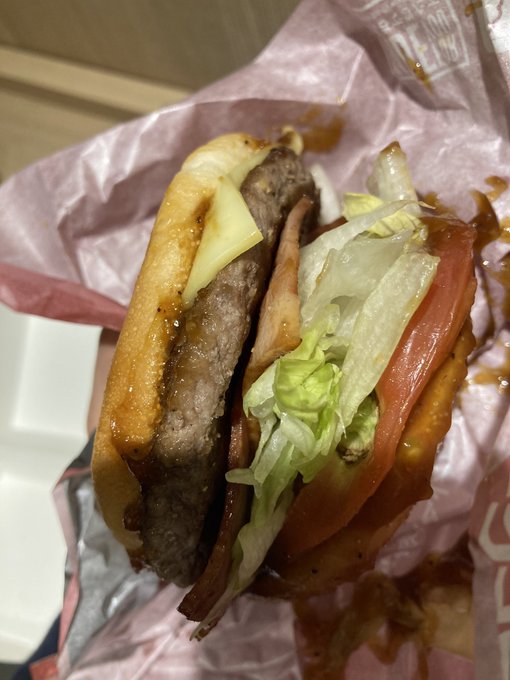 🥩🍔🍟🌭🍣🥗🍚🦴🦴🌭牡牛座イングレス直前にて…注文間違えによりサムライマックが…一個分の値段で二種類食べられましたwww 🥩🍔🍟🌭🍣🥗🍚🦴🦴🌭牡牛座イングレス直前にて…注文間違えによりサムライマックが…一個分の値段で二種類食べられましたwww