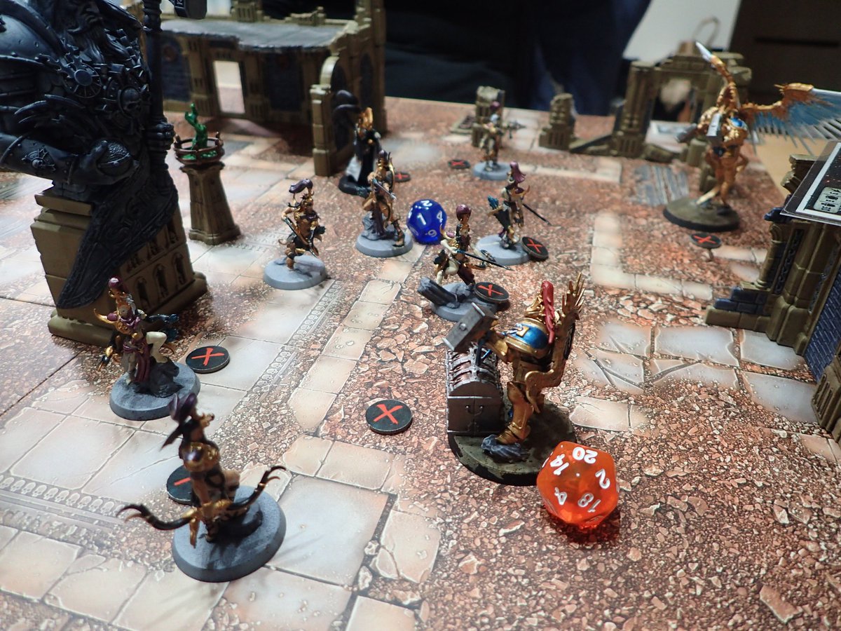 test ツイッターメディア - 人生二度目のウォークライはSTORMCAST ETERNALS vs BLISSBARB ARCHERS ！4人しかいない金ピカ部隊が宝箱抱えて10人の弓矢部隊から逃げるゲームは楽しかったw最後はプロセキューターがなんとか耐えて勝利！弓矢の射程15mvて…#ウォークライ#ウォーハンマー#warhammer #WarhammerCommunity https://t.co/Tie3Kg49WW