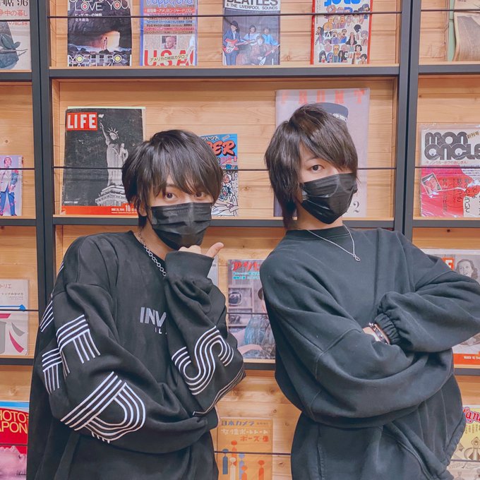 Off stageさんの取材でした。翼くんと服がお揃コーデになってたので写真撮りました🦹♀️🦹♀️ラブ米のことたくさ Off stageさんの取材でした。翼くんと服がお揃コーデになってたので写真撮りました🦹♀️🦹♀️ラブ米のことたくさ