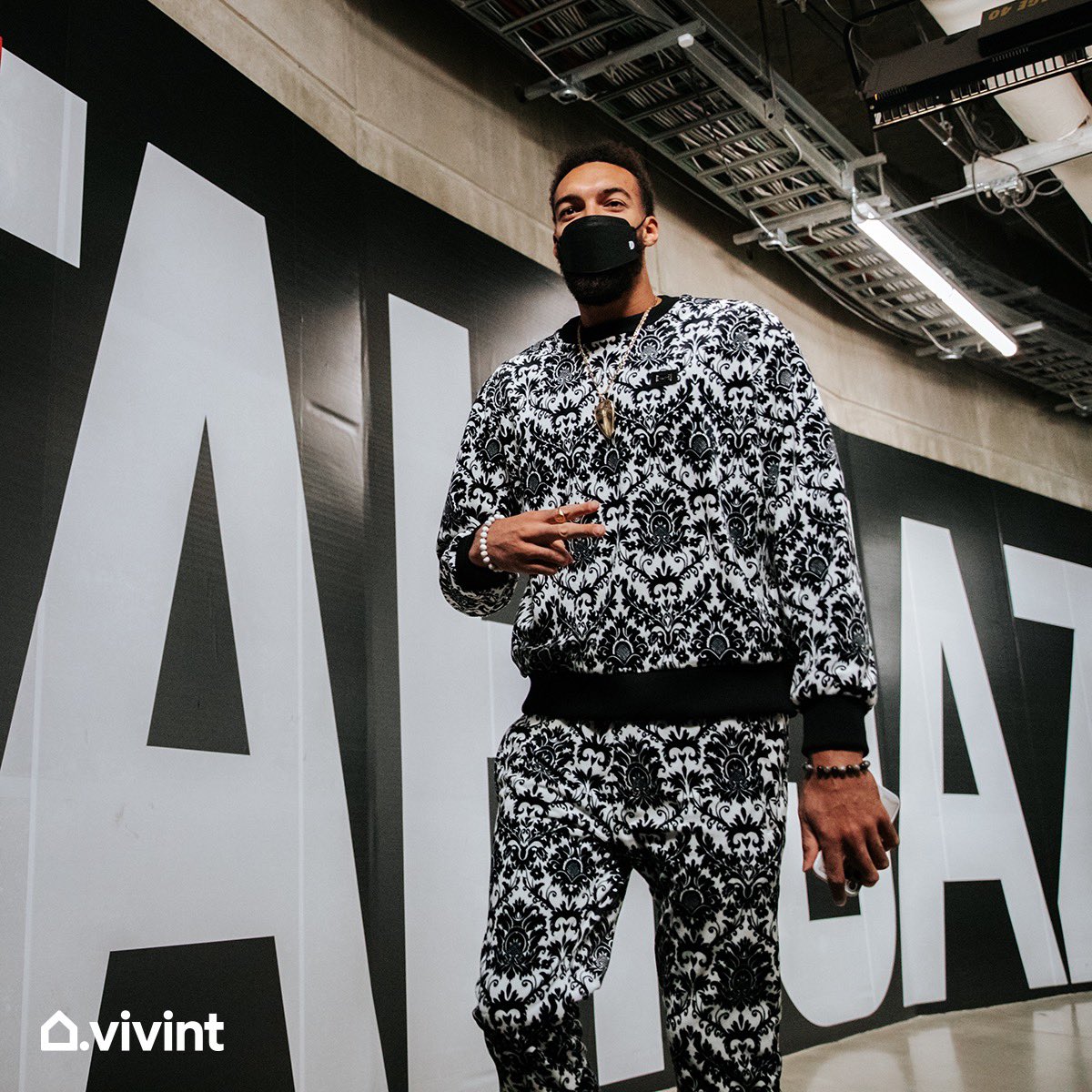 https://pbs.twimg.com/media/FFKbUoDVgAQQs3p.jpg New Orleans Pelicans vs. Utah Jazz: Play-by-play, highlights and reactions