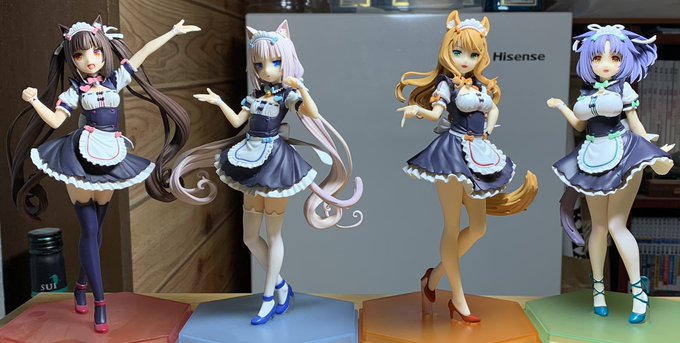 ショコラとバニラもひっぱり出して、4匹並べて撮影❕なんだか潤っちゃうのです💕年明けには、アズキとココナツも発売予定…早く ショコラとバニラもひっぱり出して、4匹並べて撮影❕なんだか潤っちゃうのです💕年明けには、アズキとココナツも発売予定…早く
