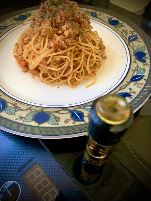 何だかあり合わせの材料でパスタ作りました。☺️細いパスタはバリカタで。👍Netflixで初めて「いぬやしき(実写版)を観 何だかあり合わせの材料でパスタ作りました。☺️細いパスタはバリカタで。👍Netflixで初めて「いぬやしき(実写版)を観