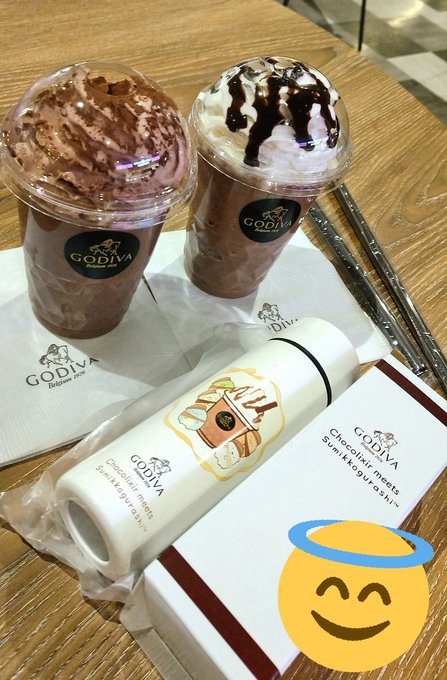 買い出しの合間にGODIVAのショコリキサー😋🎵半分飲んで、自宅でバナナ1本クラッシュして牛乳も入れて2度美味しい✨って 買い出しの合間にGODIVAのショコリキサー😋🎵半分飲んで、自宅でバナナ1本クラッシュして牛乳も入れて2度美味しい✨って