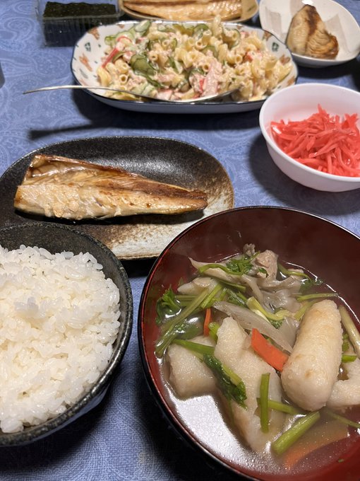 今夜はきりたんぽ鍋ではなく汁次男はきりたんぽがすいとんと似ていてあまり好きじゃないと言う意外なことに旦那が俺好きだ!と次 今夜はきりたんぽ鍋ではなく汁次男はきりたんぽがすいとんと似ていてあまり好きじゃないと言う意外なことに旦那が俺好きだ!と次