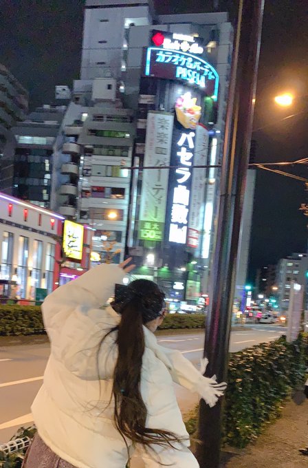 林檎板とペンとイヤンホ忘れてきちゃった、、、だがしかし前から知ってる人がにゃんぽん来てくれて脳内で中島みゆき流れたね☺️ 林檎板とペンとイヤンホ忘れてきちゃった、、、だがしかし前から知ってる人がにゃんぽん来てくれて脳内で中島みゆき流れたね☺️