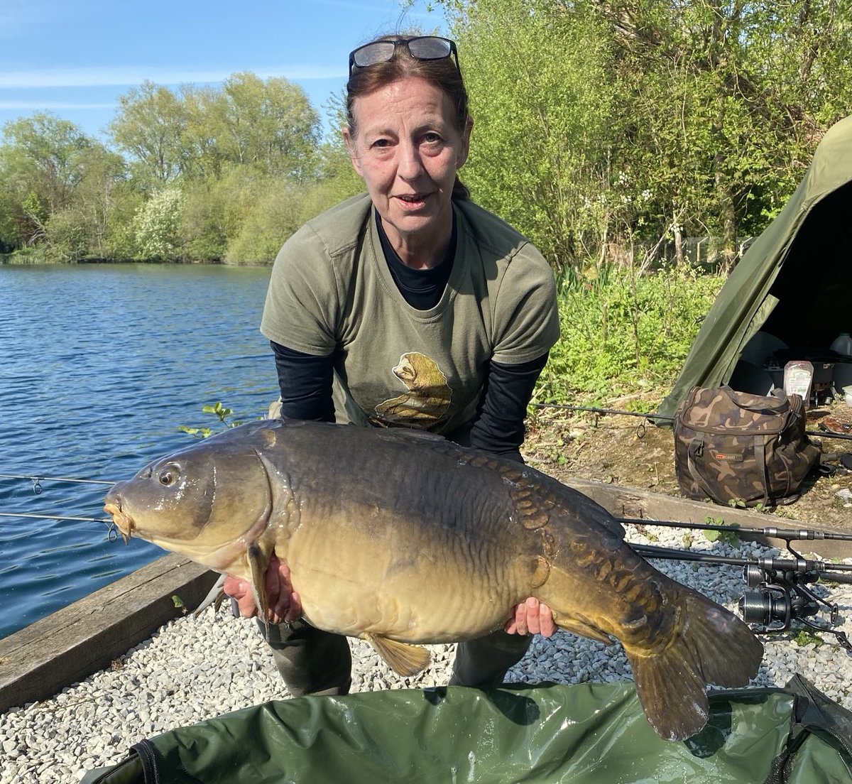 My lovely wife with the biggest fish in the <b>Lake</b> at new uk pb 44.2lb 🎉🎣😀#carpfishing