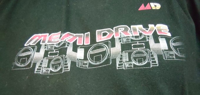 実は今日さり気なくMEMI DRIVE( )TシャツとMEGADRIVE( SEGA)バッグを装備してメガドライブを宣 実は今日さり気なくMEMI DRIVE( )TシャツとMEGADRIVE( SEGA)バッグを装備してメガドライブを宣