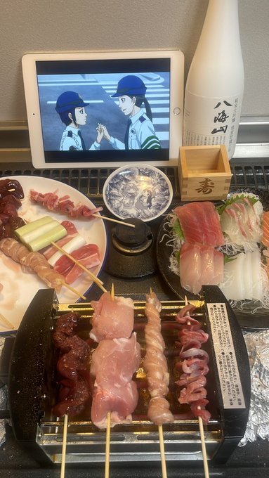 夜の部スタート〜ハクミコまんまる豆皿にお醤油入れたらきっとワンランク上になるに違いない! 夜の部スタート〜ハクミコまんまる豆皿にお醤油入れたらきっとワンランク上になるに違いない!