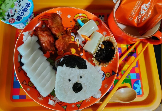 ちみっこのやる気がでる用朝ごはん。なお、最近うちでは「あはれ、名作くん」が大ブームである。 ちみっこのやる気がでる用朝ごはん。なお、最近うちでは「あはれ、名作くん」が大ブームである。