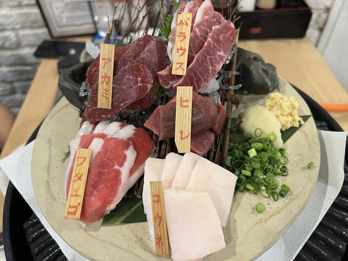 ももくりさん(と、おまけでしもりん)と馬肉!! ももくりさん(と、おまけでしもりん)と馬肉!!