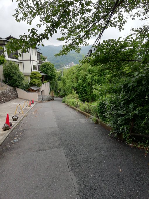 雨があがったので、買い物ついでにぴかりの坂道に寄り道する~( ´ー`)#あまんちゅ #伊豆のコミックス聖地#伊東市 雨があがったので、買い物ついでにぴかりの坂道に寄り道する~( ´ー`)#あまんちゅ #伊豆のコミックス聖地#伊東市