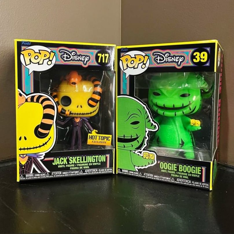 Hot Topic stores now getting their Blacklight NBC Funko POPs! In stock ~ online orders should also be shipping out ~
Linky ~