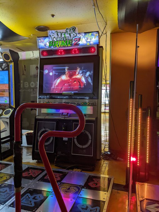 Pump It Upだああああああああやばい、まだ動いてる場所があった!!!!USB持ってきてないんだが!!!!!凄い嬉 Pump It Upだああああああああやばい、まだ動いてる場所があった!!!!USB持ってきてないんだが!!!!!凄い嬉