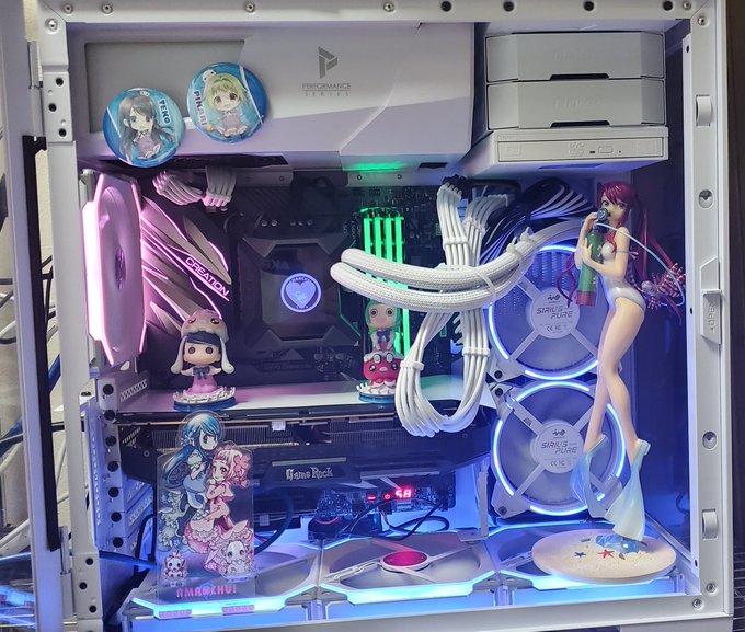 PCをあまんちゅ!仕様にしてみた。オールキャラじゃなくててこぴかり仕様ですね。やっぱりこのフレアのフィギュアのクオリティ PCをあまんちゅ!仕様にしてみた。オールキャラじゃなくててこぴかり仕様ですね。やっぱりこのフレアのフィギュアのクオリティ
