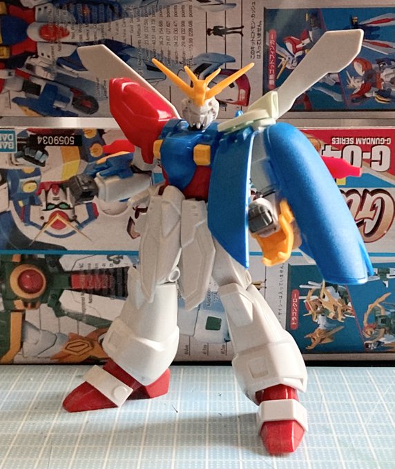 再販1/144のGガンダムシリーズ、シャッフルの機体が5機揃うのは貴重ですね。ビルドファイターズのコンテストに応募されて 再販1/144のGガンダムシリーズ、シャッフルの機体が5機揃うのは貴重ですね。ビルドファイターズのコンテストに応募されて